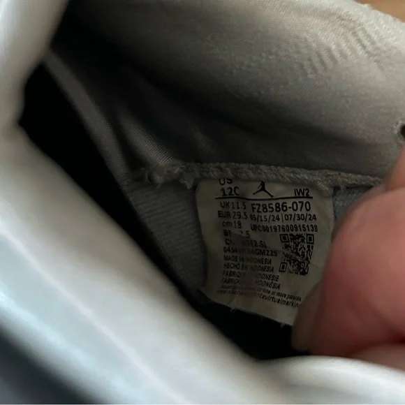 Kids Jordan 4’s Size 12C - Picture 8 of 10